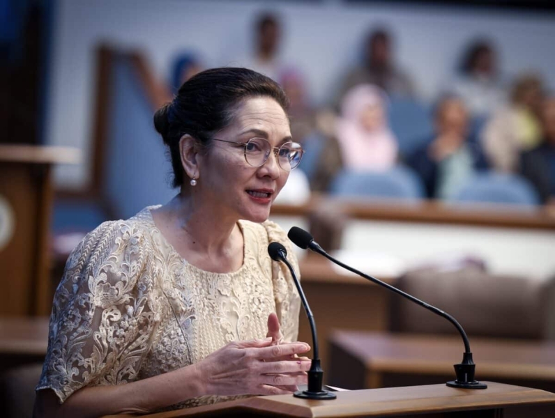 Senate OKs bill granting PH citizenship to Chinese linked to Pogo